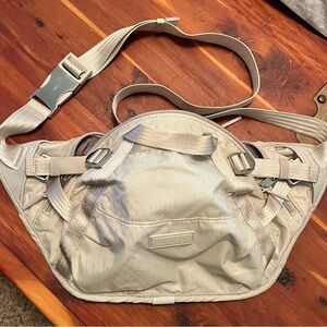 Athleta Excursion Waist bag Grey Abalone